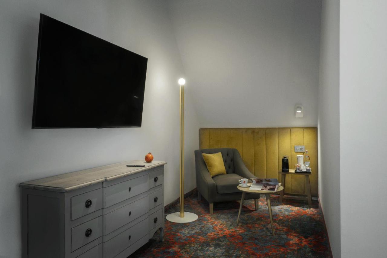 La Boheme Boutique Casa Soare Hotel Bukares Bagian luar foto