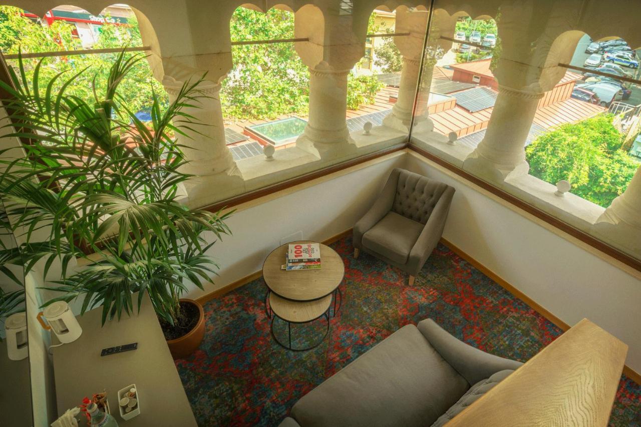 La Boheme Boutique Casa Soare Hotel Bukares Bagian luar foto