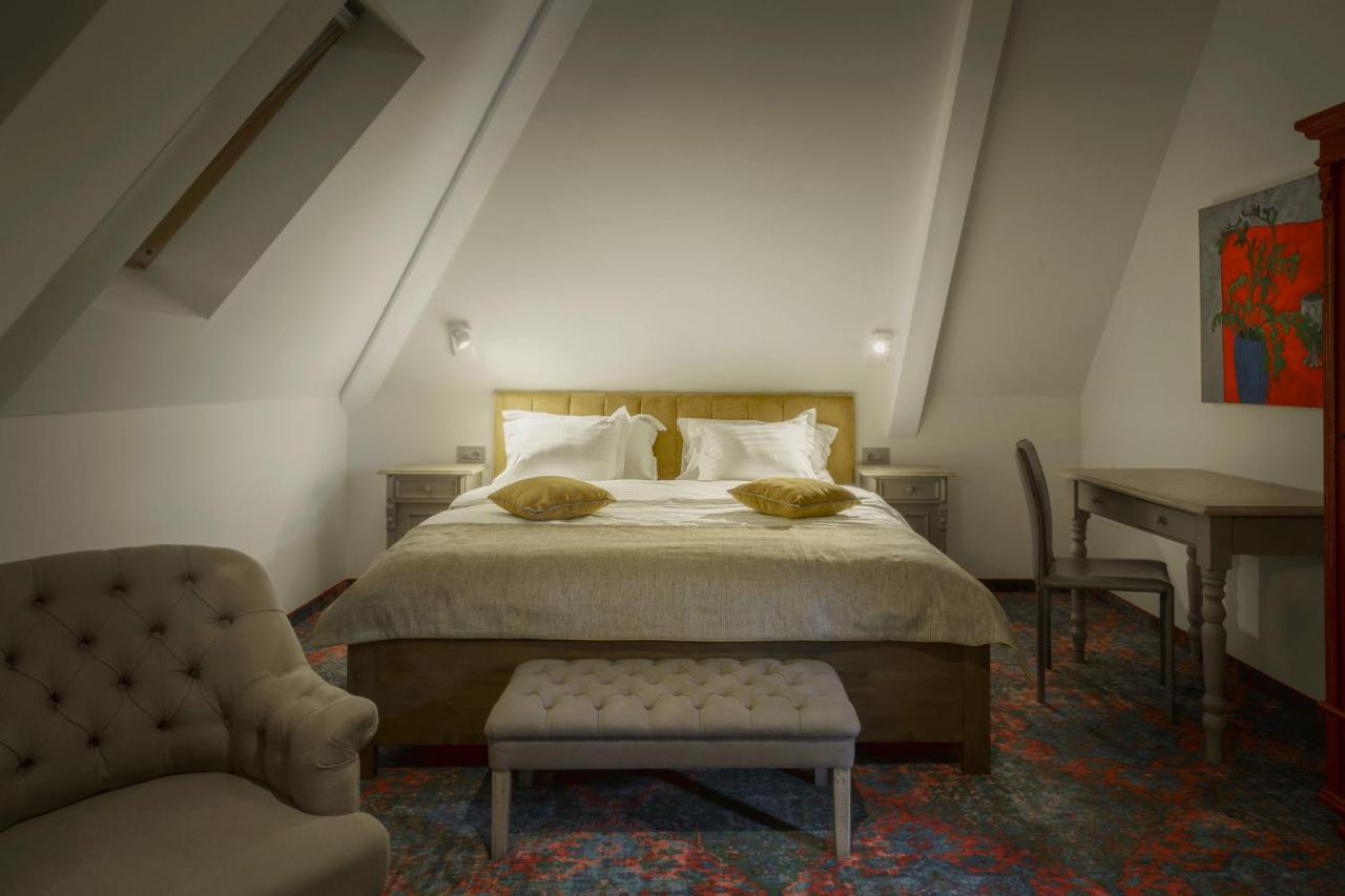 La Boheme Boutique Casa Soare Hotel Bukares Bagian luar foto