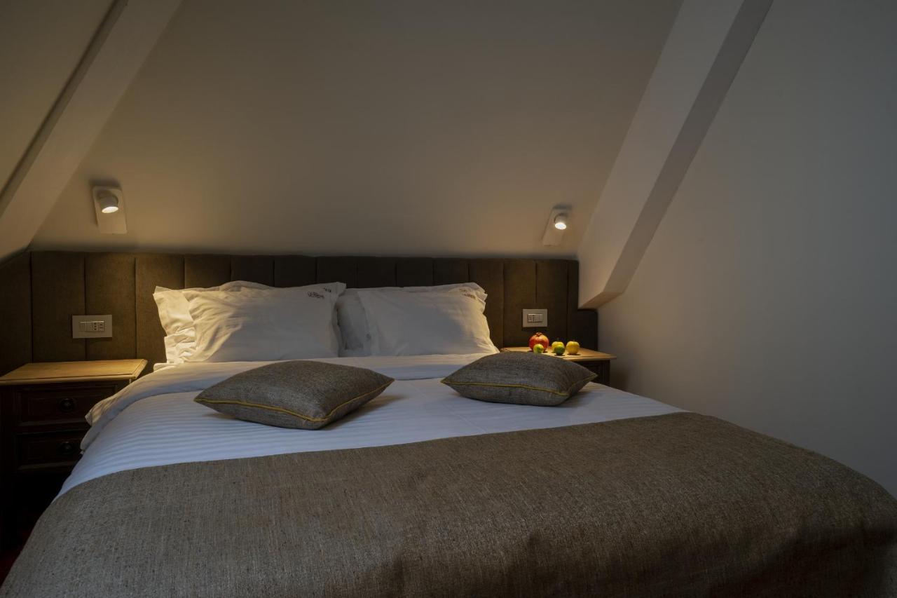 La Boheme Boutique Casa Soare Hotel Bukares Bagian luar foto